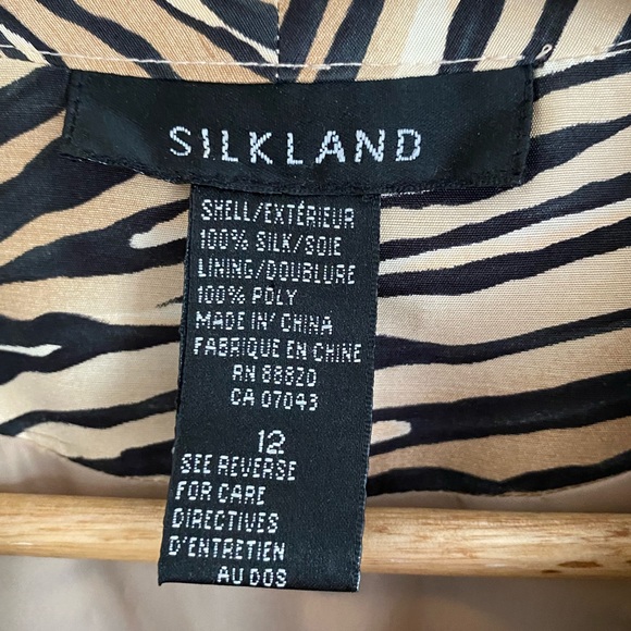 Animal print silk button down dress with waist sash - Picture 2 of 2